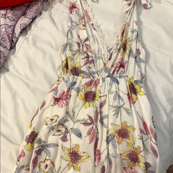 Pacsun/LA Hearts Floral Romper - Picture 3 of 3